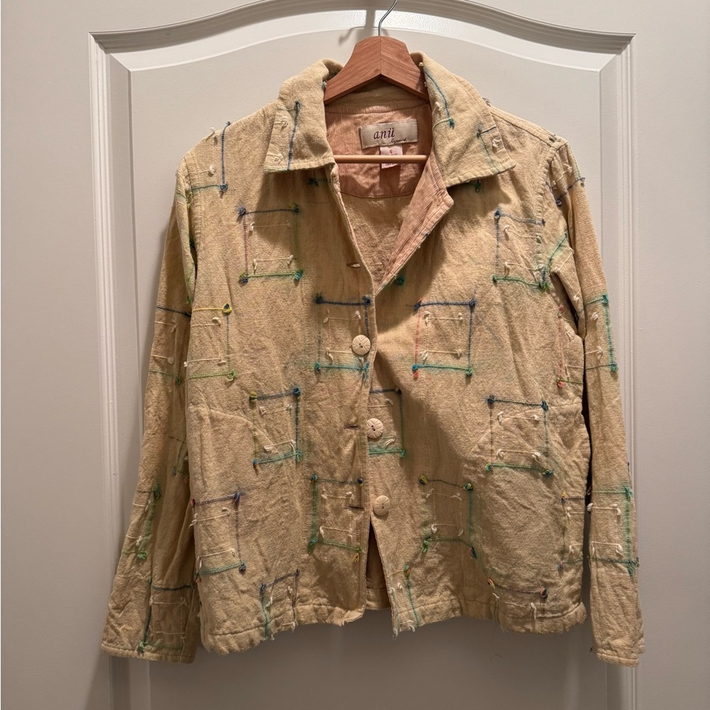 Cotton button down with colorful details